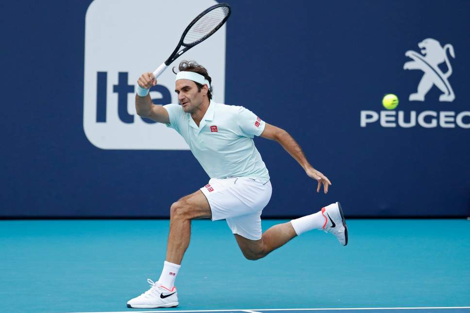 Roger Federer defeats John Isner to win Miami Masters