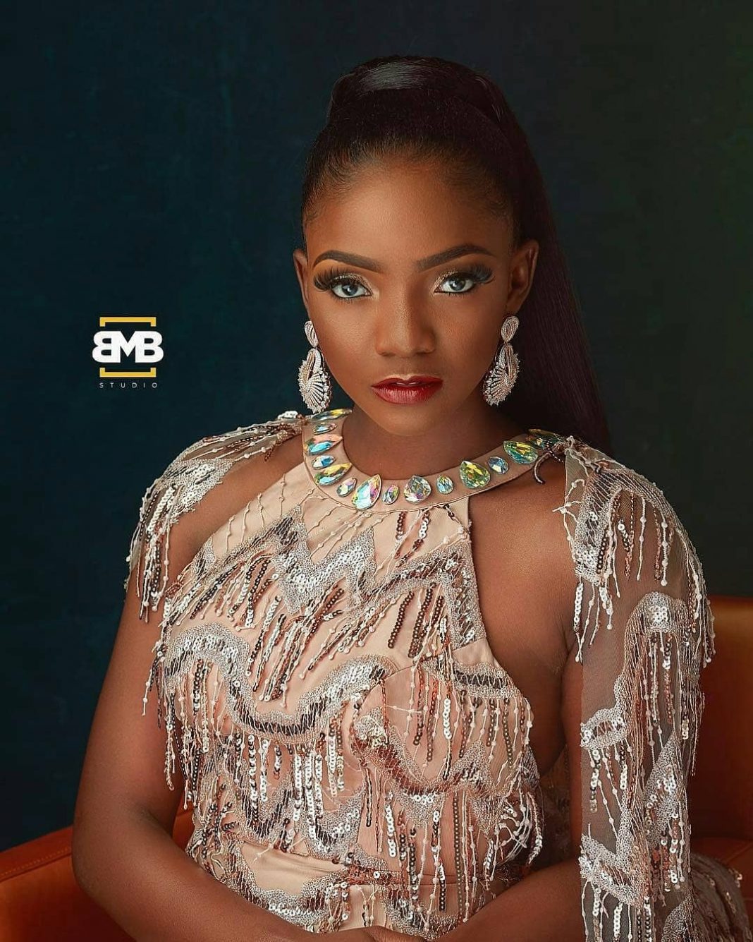 Simi Adekunle Gold cautions Yahoo Boys against buying her songs - Plus ...