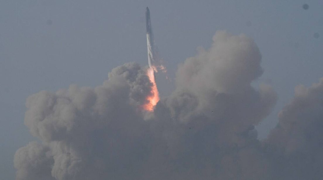 Spacex Starship Rocket Explodes Minutes After Launching Plus Tv Africa