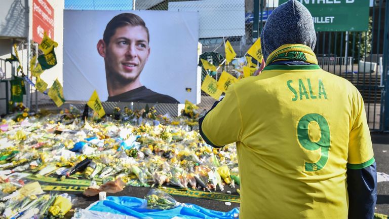 Emiliano Sala's agent challenges Cardiff City bosses